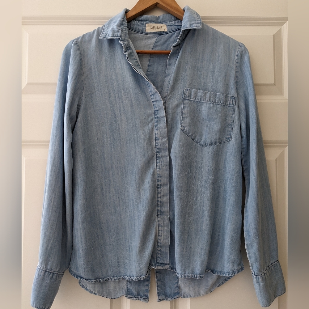 Bella Dahl top chambray denim flyaway back split S blue tencel made in U…